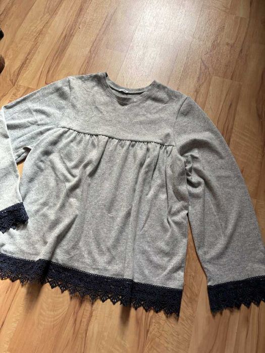 Bluza damska z koronką z marszczeniem Luise