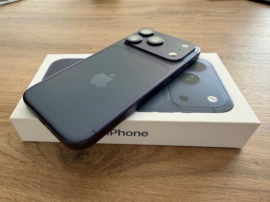 Apple iPhone 17 Pro 256GB Blue