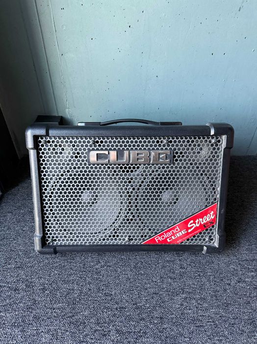 roland cube street ex + батарейки + зарядка