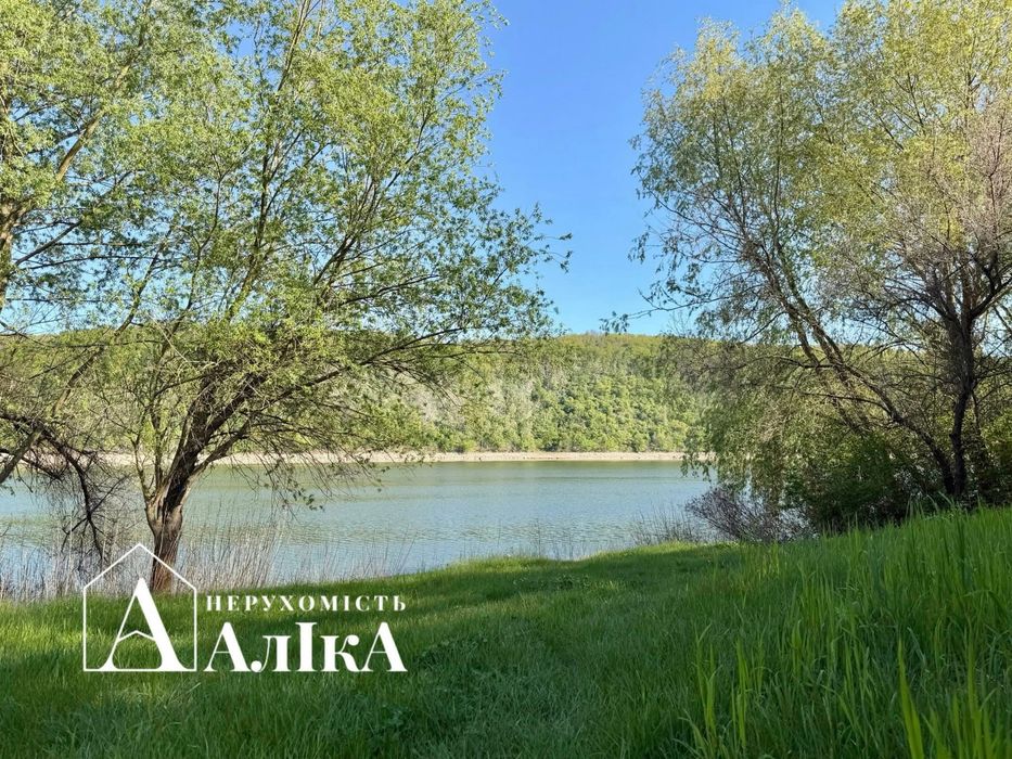 Продам дачний будинок з ремонтом біля річки Дністер!