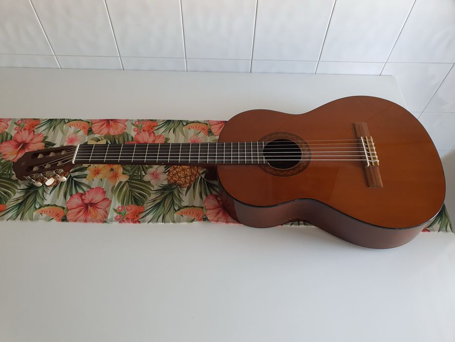 Guitarra nunca usada