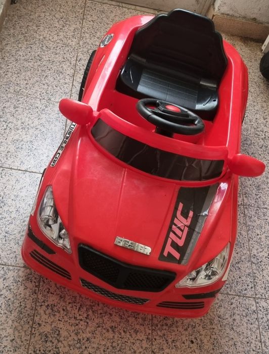 Carro a Bateria para peças não tem Bateria
