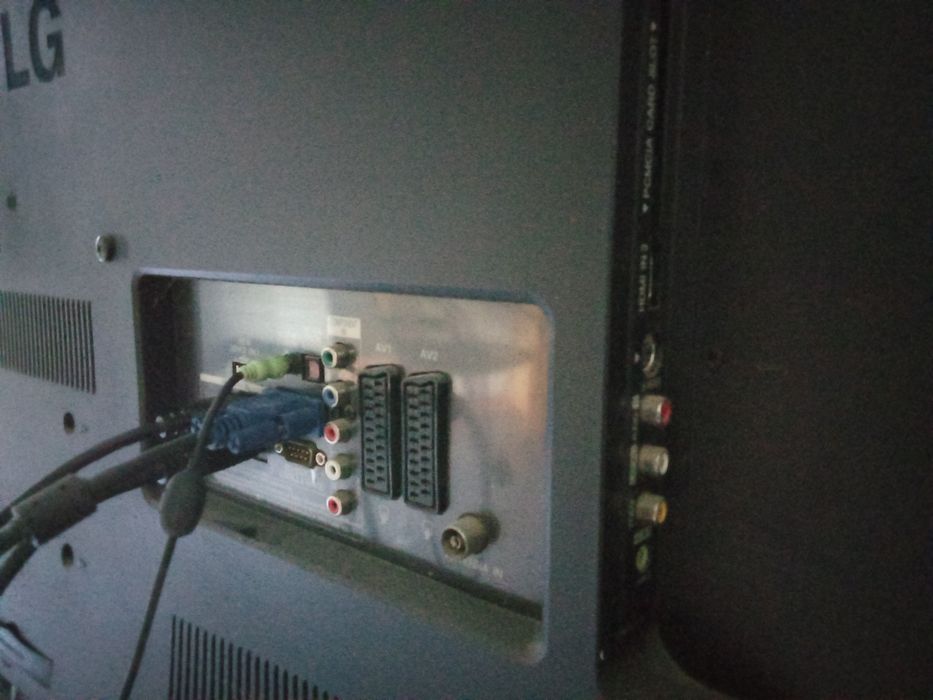 + TELEWIZOR z dekoderem DVBT-2, 37'' LG, LCD z 3x HDMI i USB +