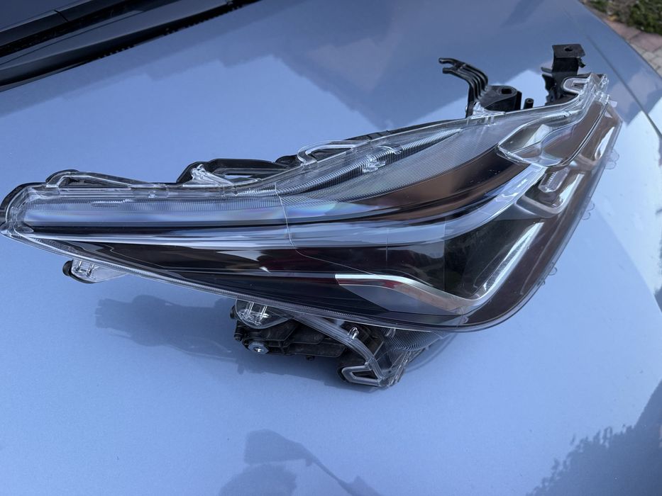 Reflektor, lampa prawy przod TOYOTA COROLLA E21