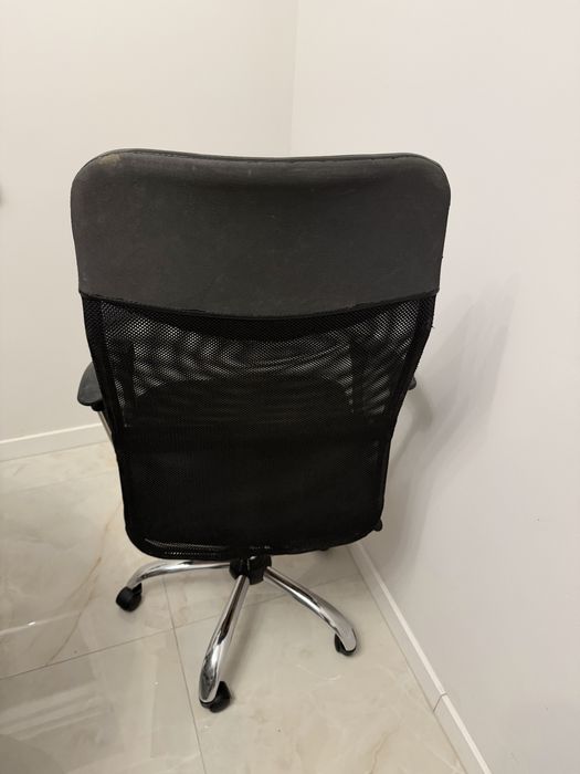 Крісло офісне компʼютерне