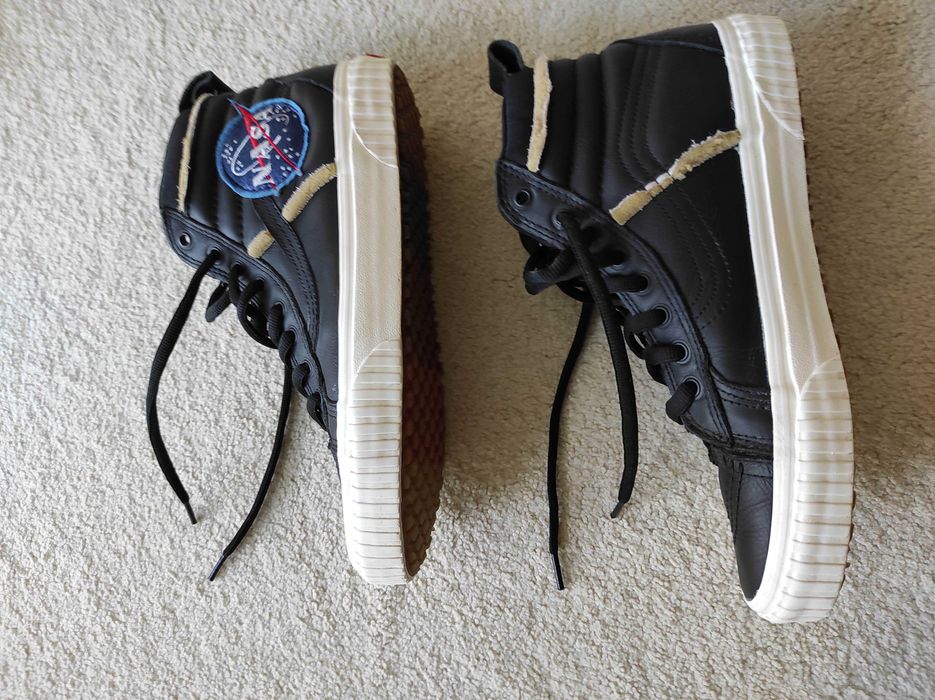 Buty Vans Space Voyager SK8- HI MTE DX NASA rozm 42 czarne jak nowe