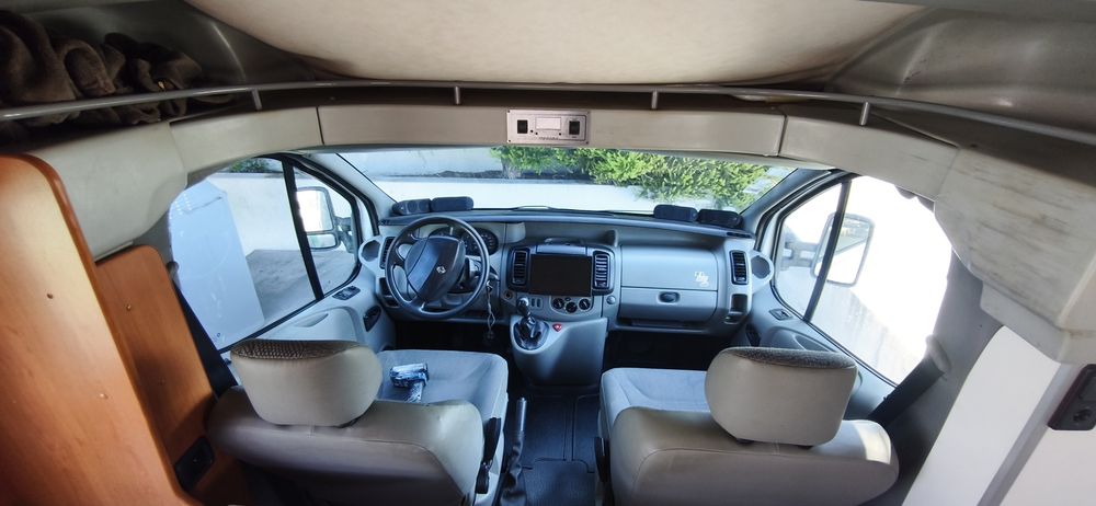 Autocaravana Renault Eriba stayl 2.0  4lugares de livrete  2003
