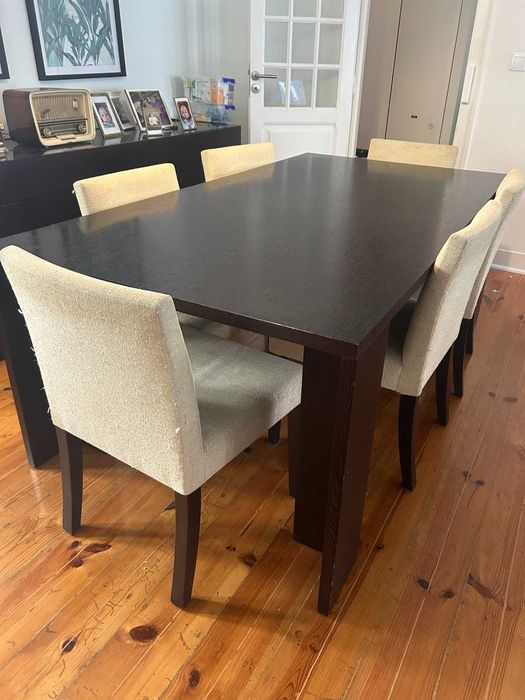 Conjunto Sala de Jantar Completo – Mesa Extensível + 6 Cadeiras + Aparador Wengué