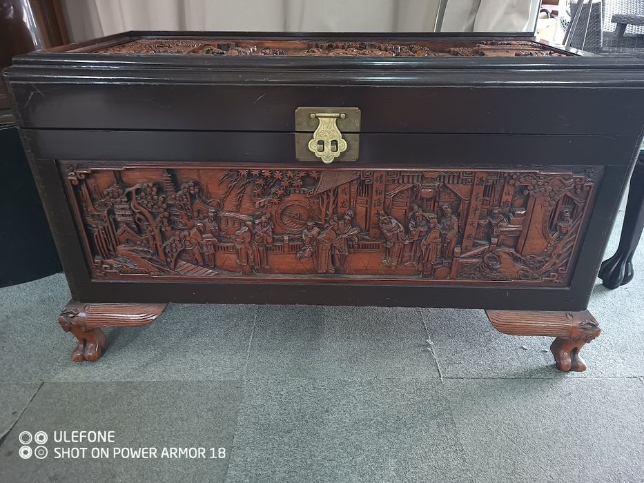 Arca antiga fabricada  em 1930 madeira antiga cânfora  fabrico  Shangai Macao