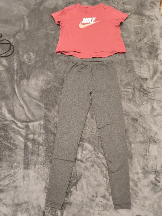 Спортивный костюм cool S  лосины  Спортивный комплект Nike: укороченная футболка и леггинсы