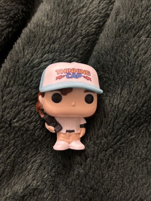 Figurki Stranger things kinder joy