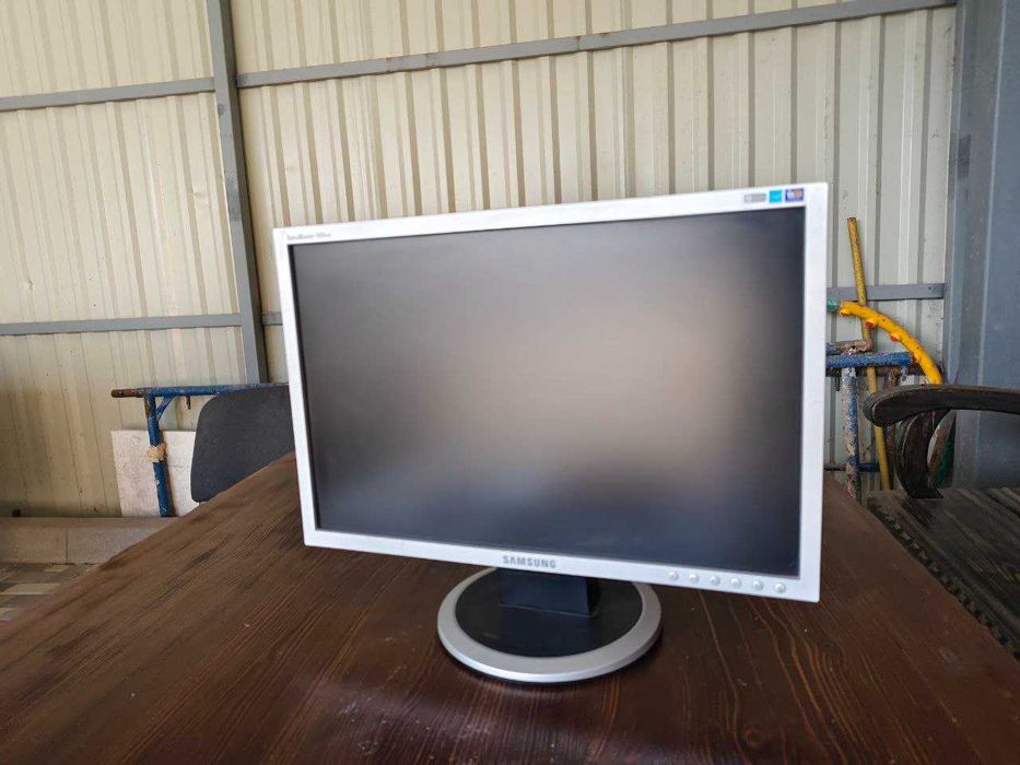 монітор Samsung SyncMaster 940 NW