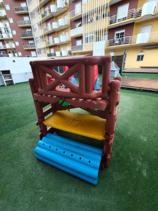 Escorrega infantil Casa do Bosque da Feber