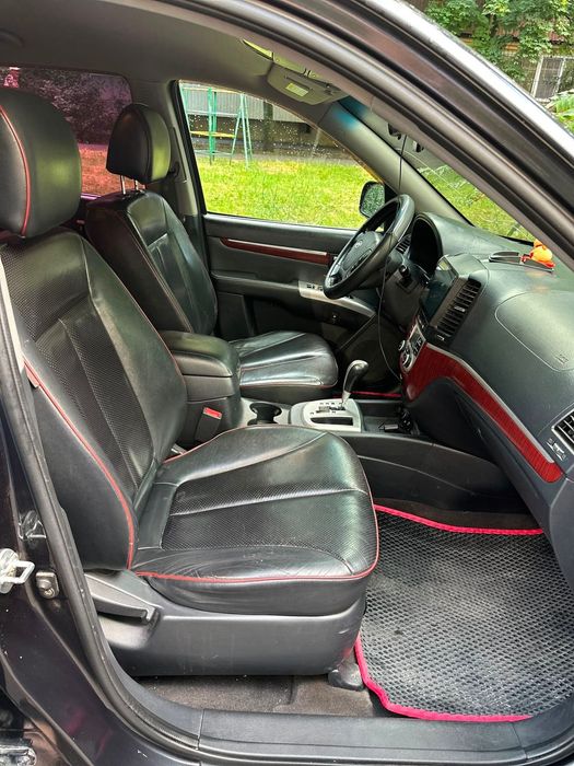 Продам надійний позашляховик Hyundai Santa Fe 2007 року.