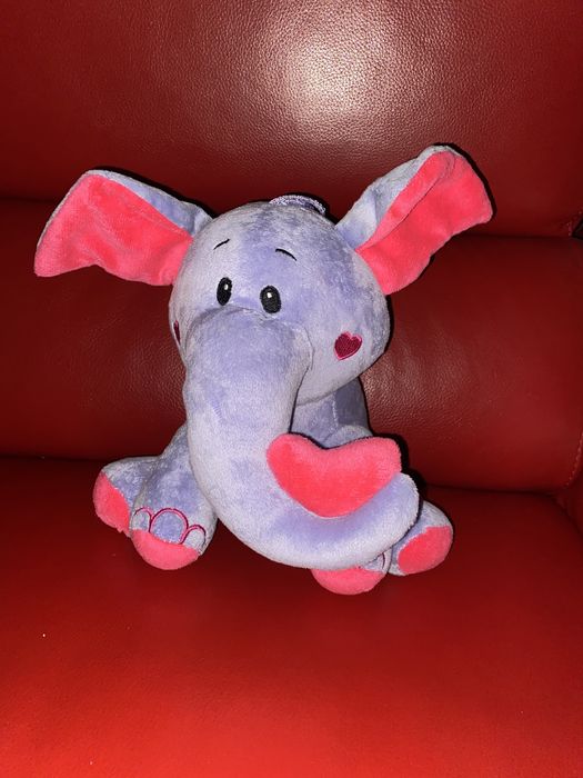 Pluszak, maskotka słoń z serduszkiem