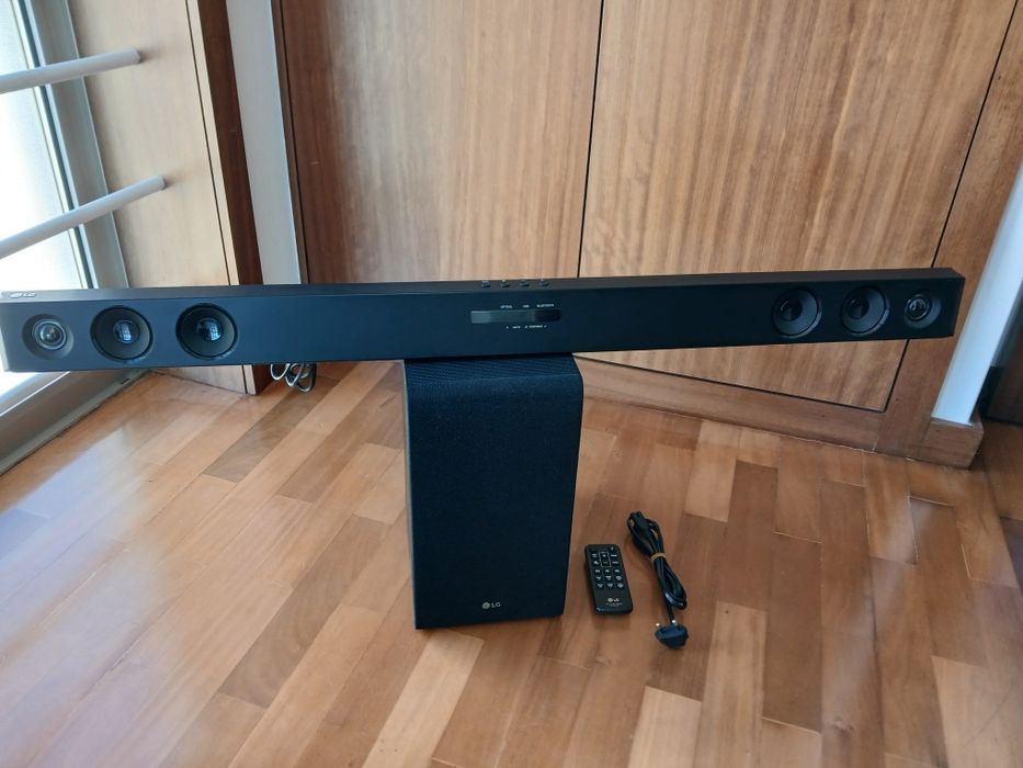Soundbar LG SJ3 (2.1 - 300 W - Como Novo