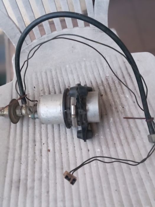 Бензонасос Audi 100