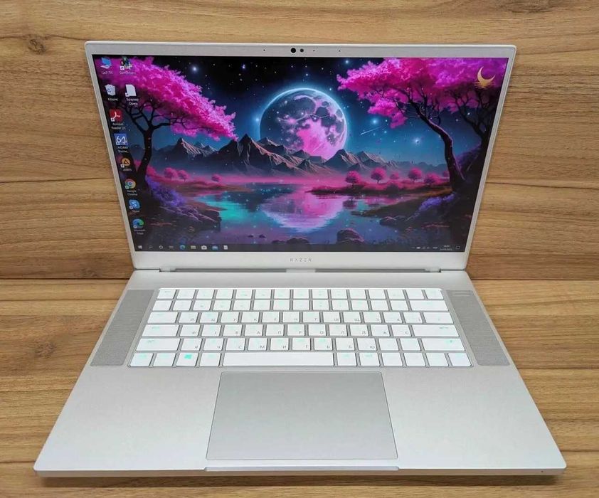 Геймерский ноутбук RAZER (8Гиговая видеокарта RTX) Киберпанк,Сталкер 2