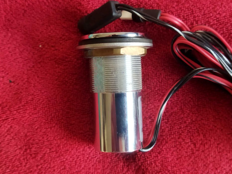 Кнопка сенсорная STERN для включения воды.