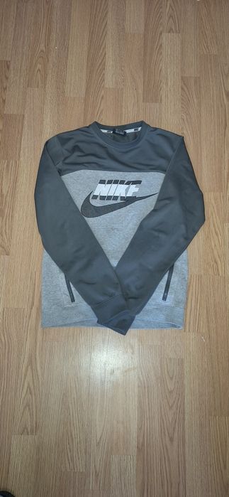 Світшот сірий від Nike  big logo розмір XS.