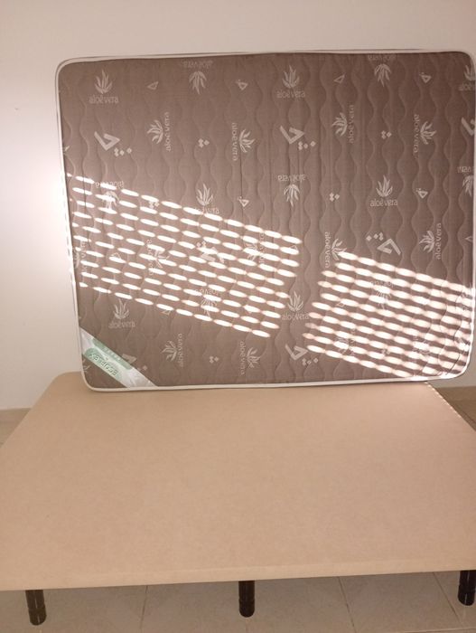 Estrutura de cama + colchão