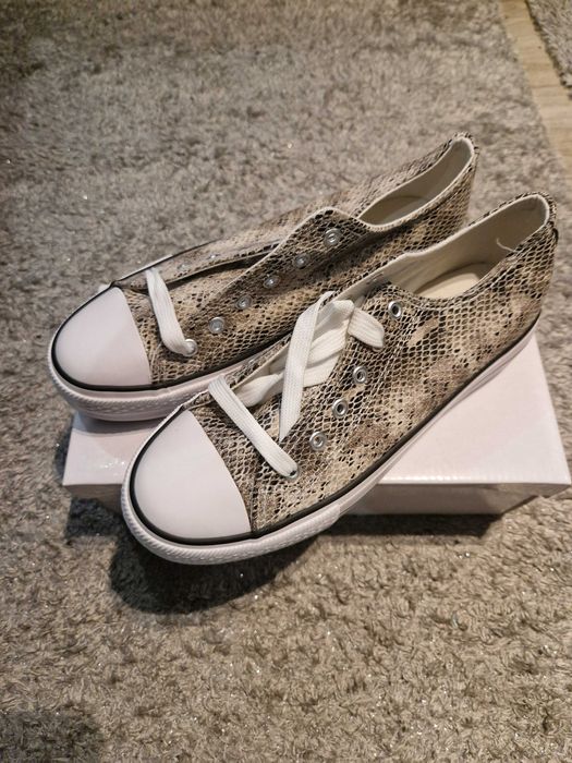 Vendo sapatilhas tam 40 novas