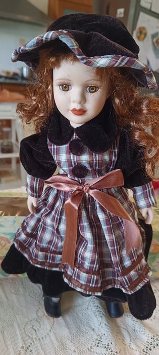 Boneca porcelana