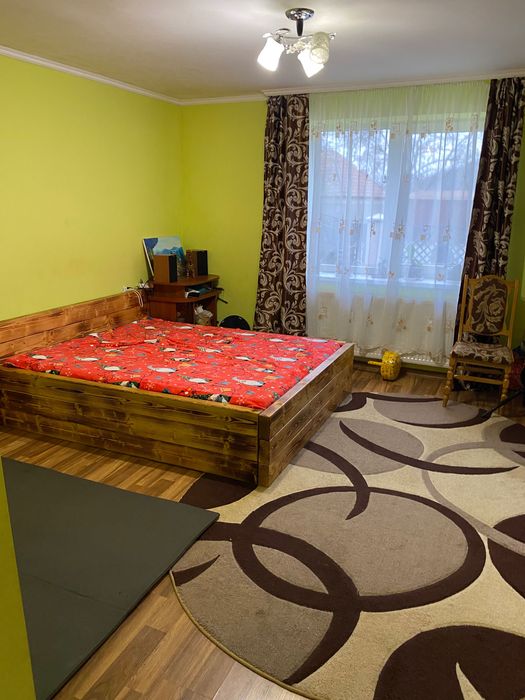 Продається житловий будинок у Закарпатті , м. Берегове .