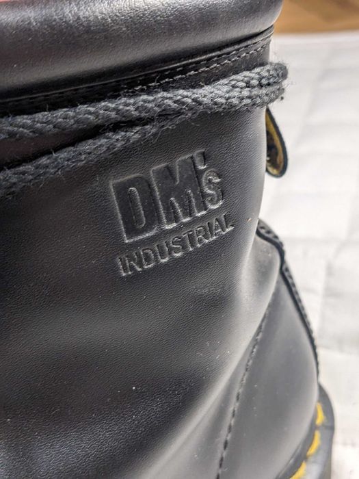 dr martens uk - купити чоловіче взуття - Ціна на OLX.ua