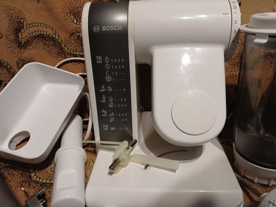 Акційний розпродаж Кухонний комбайн Bosch MUM 4855/05 600W