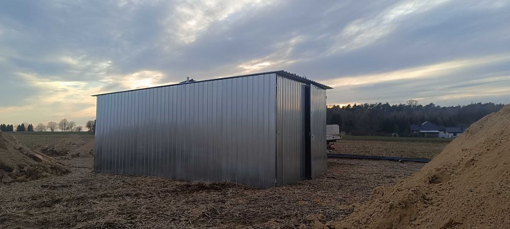 Garaż Blaszany Garaż na budowę Garaż na działkę Producent Garaży