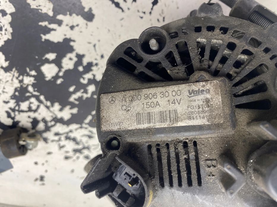 Mercedes W204 1.8 CGI Alternator A0009063000