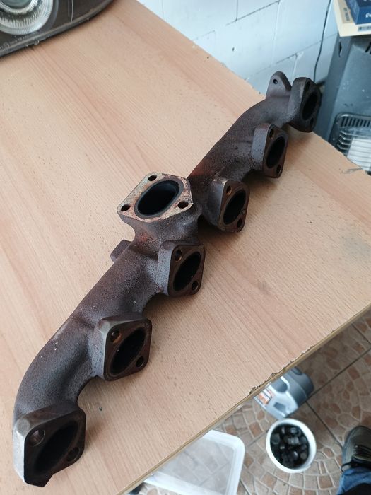Kolektor wydechowy żeliwny BMW E60 E61 E65 E53 e39 3.0d m57