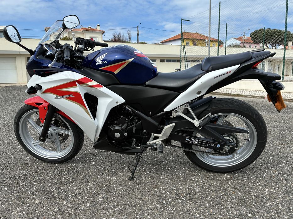 Honda CBR 250R - Poucos KM’s