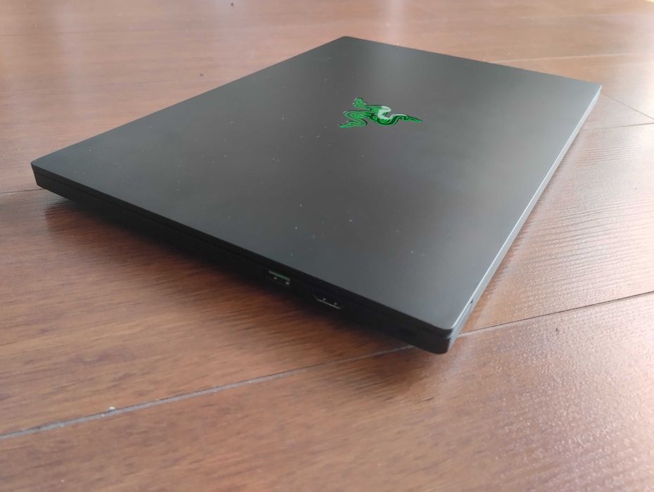 Razer Blade 14 - Ryzen
9 4.9 GHz-SSD 1000 GB-16GB-GeForce RTX 3070 Ti