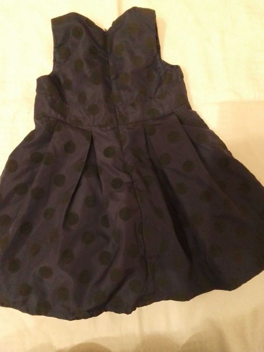 Sprzedam sukienkę rozmiar 68