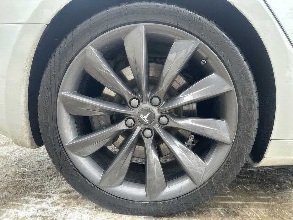 Tesla Model S P100D      2017