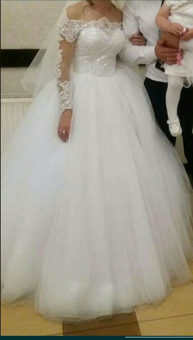 Весільна сукня в дуже гарному стані