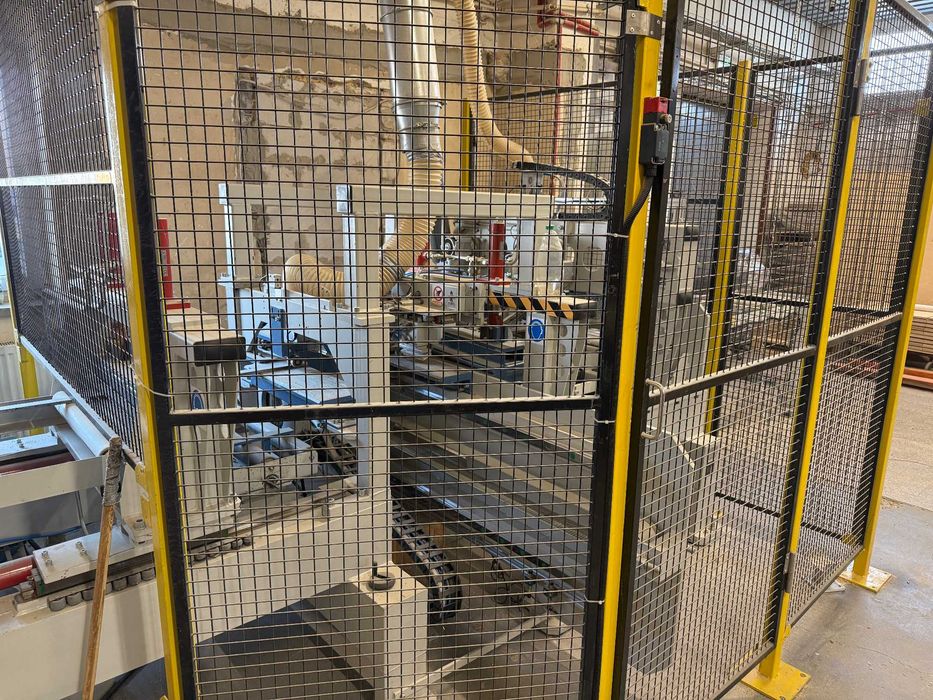 Linia do łączenia sklejki / płyt FAMAD  rok 2020 jak NOWA