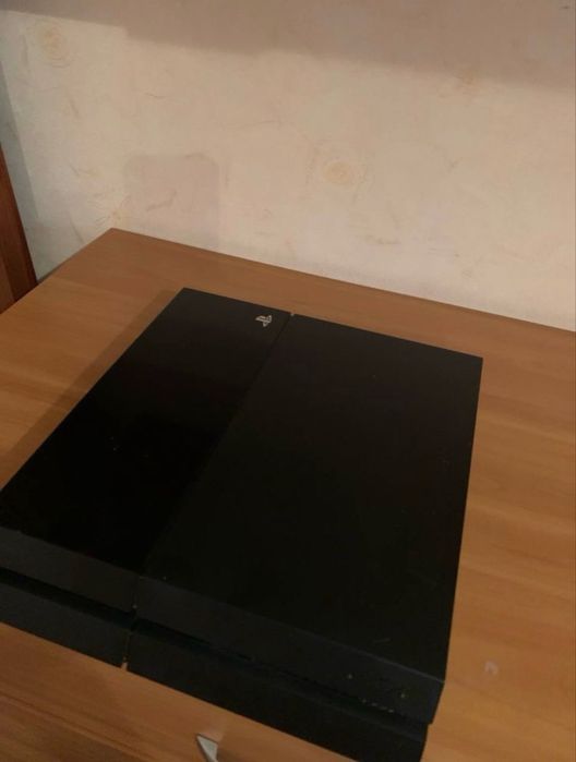 Playstation 4 fat в ідеальному стані