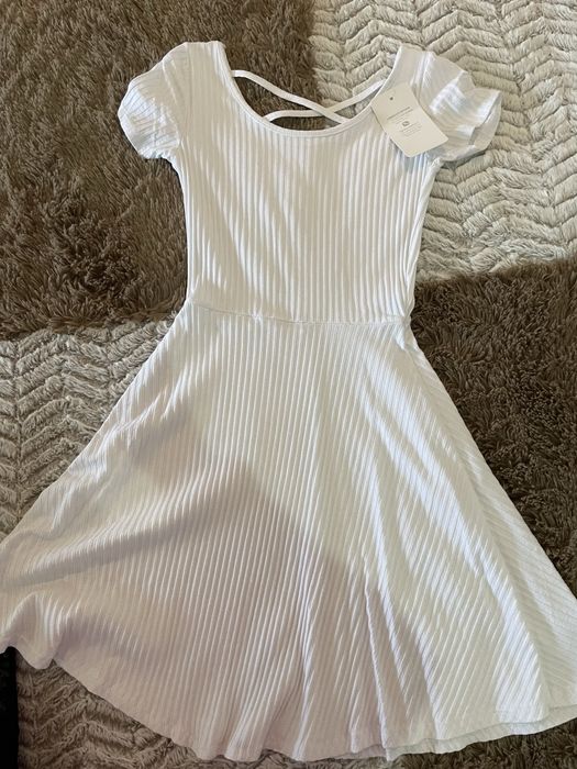 Сукні, коктельні, повсякденні, гортай карусель