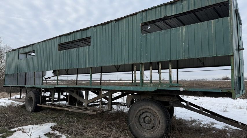 Бджоловіз платформа,павільйон