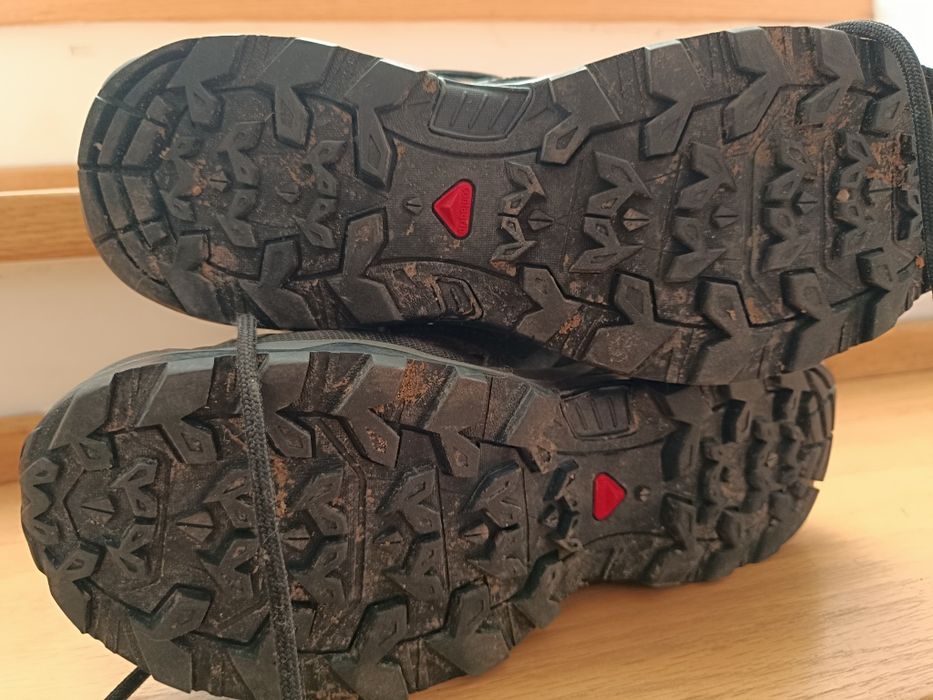 Botas Salomon caminhada mulher