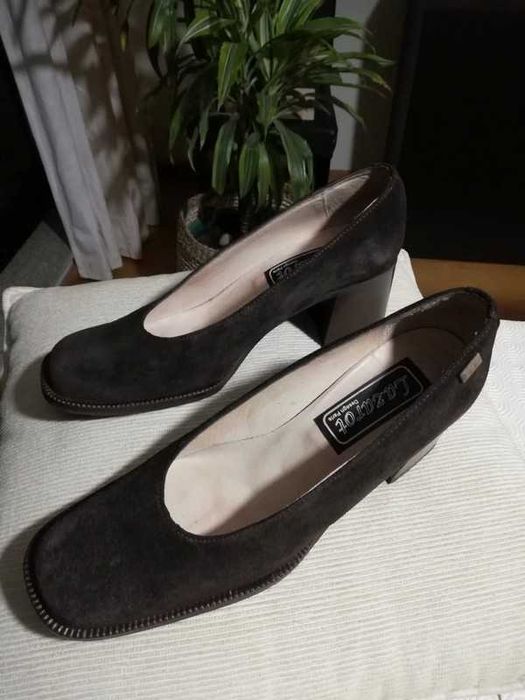 Sapatos de Senhora - Elegantes de Camurça Castanha - Como novos