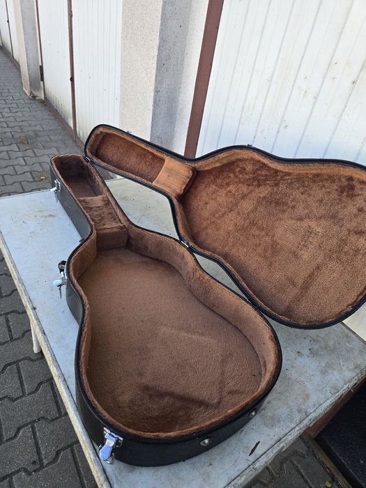 Futerał na gitarę. Gitara gratis.