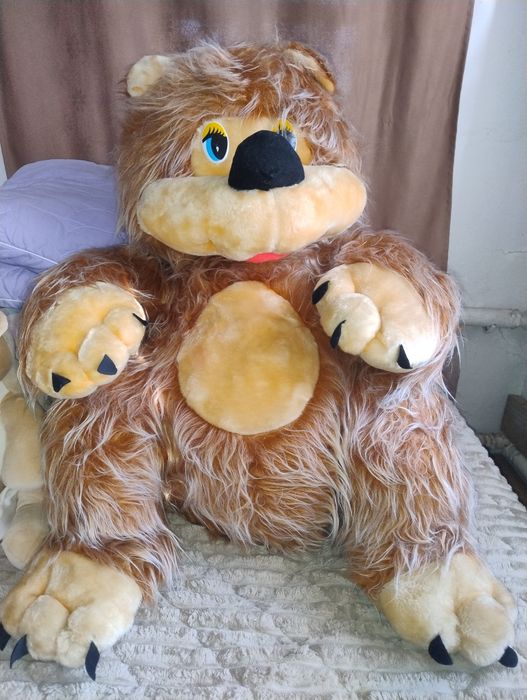 Большой медведь мягкий