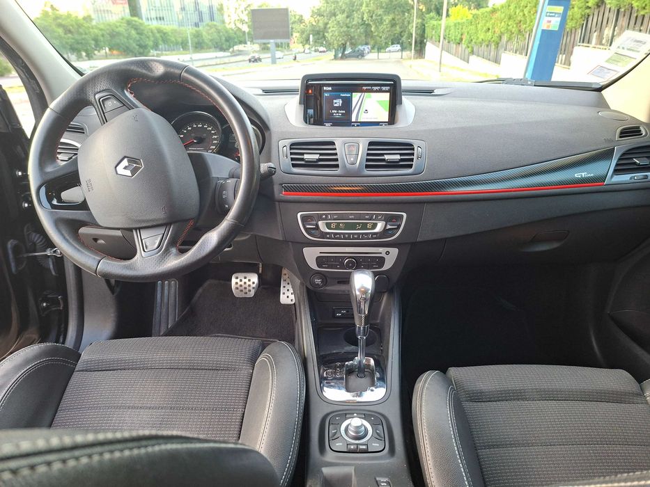 Megane Sport Tourer 1.5 dCi GT Line (Automática)