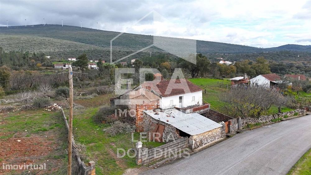 Moradia T4 Isolada em Almoster