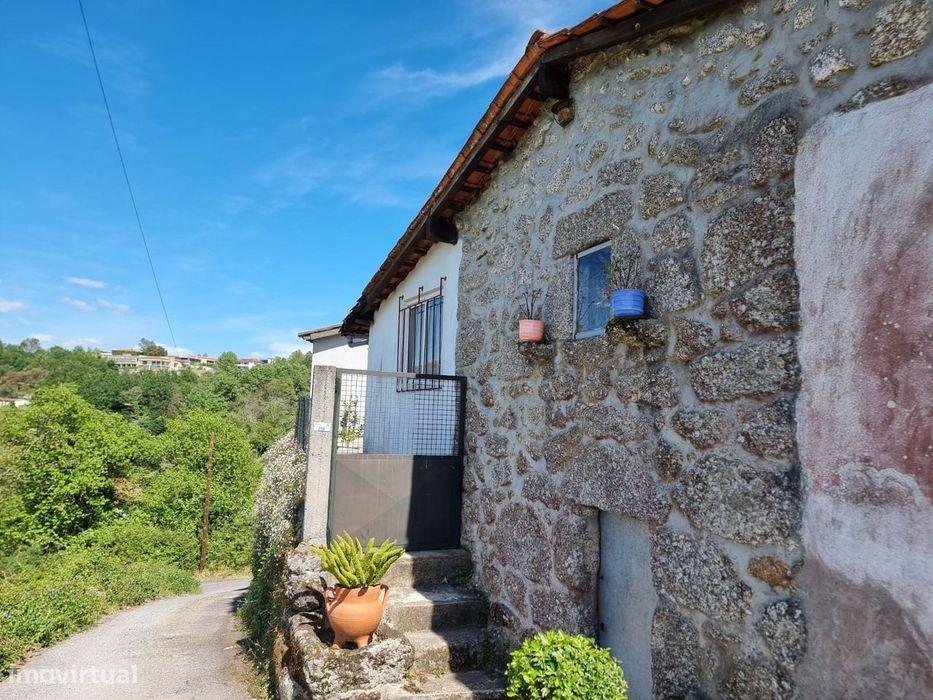 Moradia T3+2 Venda em Louredo,Vieira do Minho