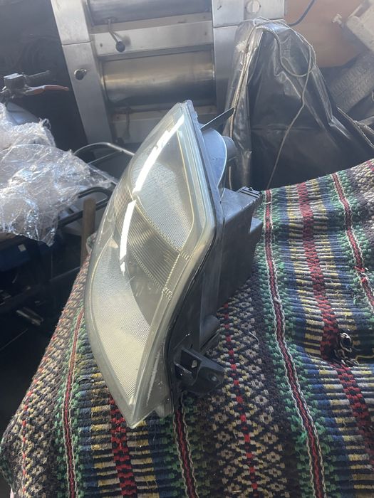 Farol direito Citroen Berlingo 2002 a 2008